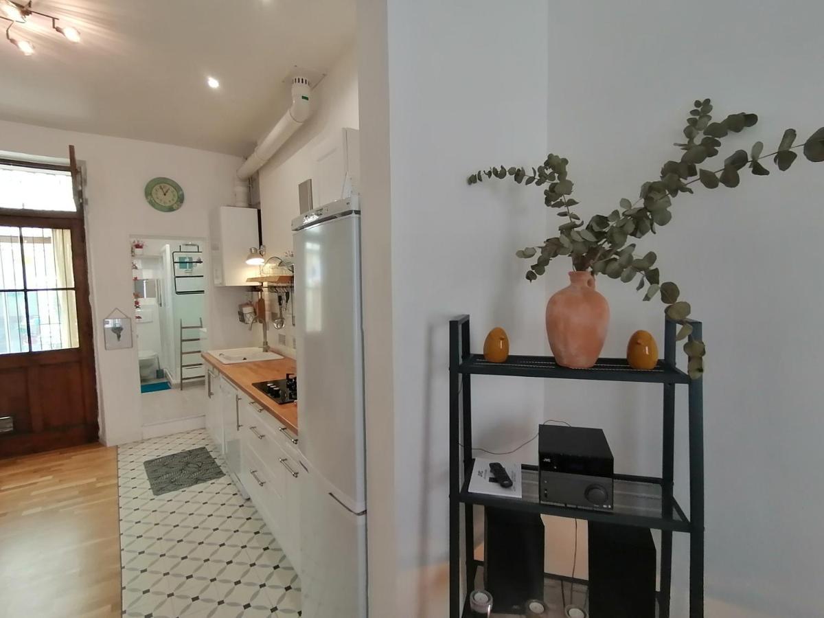 Ferienhaus Jolie Maison Avec Terrasse Au Centre-ville D'arles Arles