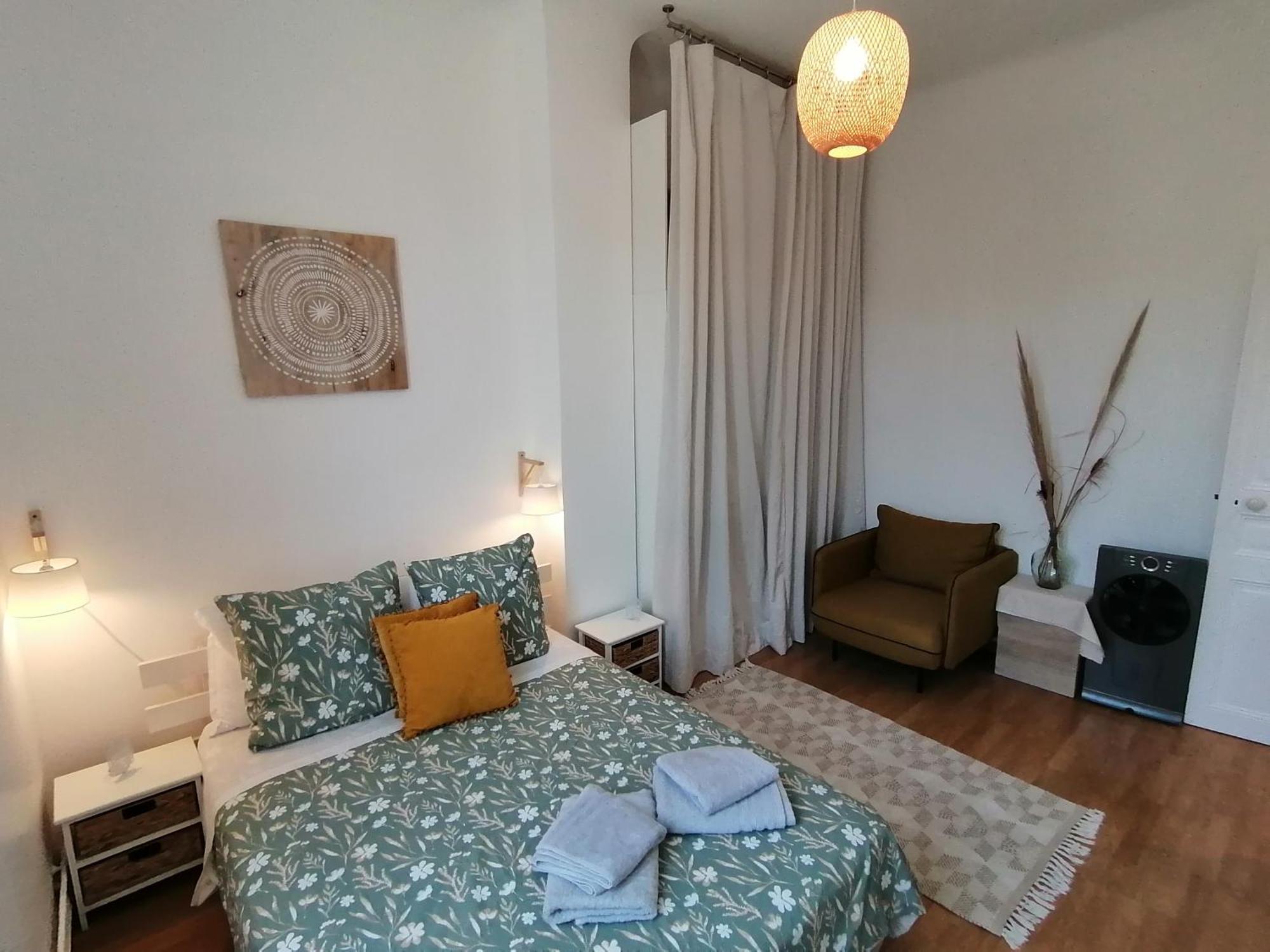 Jolie Maison Avec Terrasse Au Centre-ville D'arles * Arles